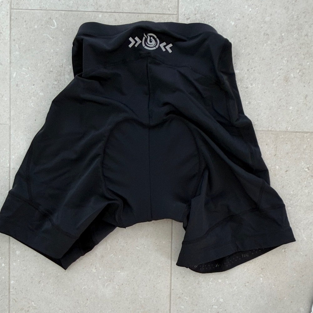 Women's Black Athletic Biking Shorts - Picture 3 of 4